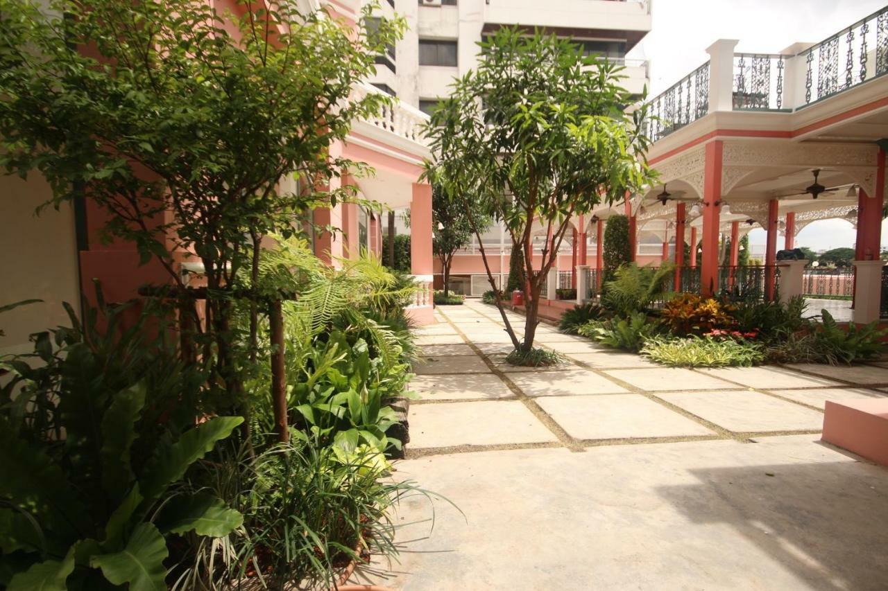 Hiranyakul House Hotel Bangkok Buitenkant foto