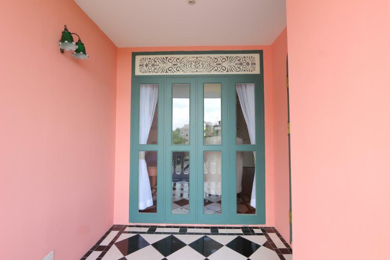Hiranyakul House Hotel Bangkok Buitenkant foto
