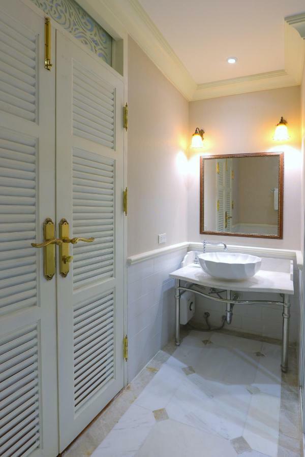 Hiranyakul House Hotel Bangkok Buitenkant foto